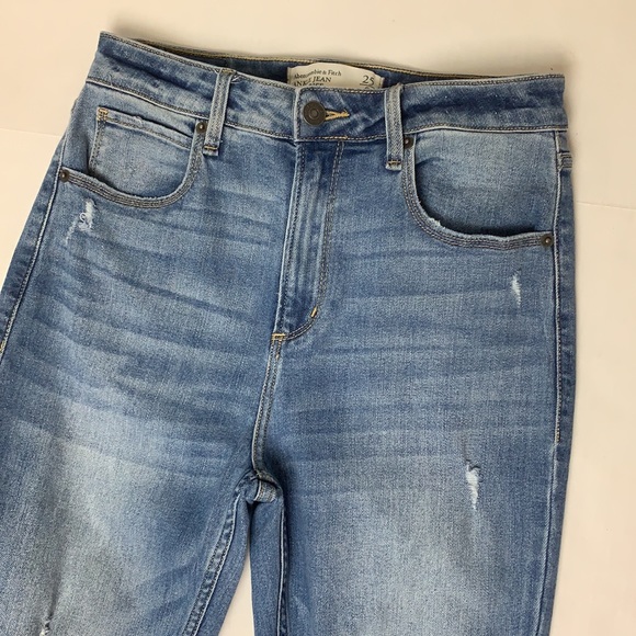 A&F curve love ankle high rise distressed jeans - Picture 5 of 8